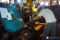 操作員開(kāi)始格料